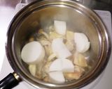 鳥もも肉と玉ねぎ大根煮込み(卵添え)作り方4写真