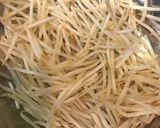 萌やしとウィンナーのペペロンチーノ炒め作り方3写真