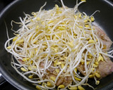 簡単！豚小間もやしの生姜ゆず胡椒焼き作り方3写真