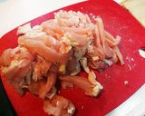 鶏むね肉とごぼうのガーリック醤油炒め作り方1写真