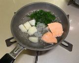 【離乳食後期〜】鮭とほうれん草のグラタン作り方1写真
