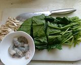 海老 ほうれん草 ホワイトソースパスタ作り方1写真