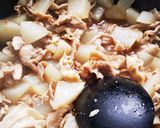 冬大根でほっこり♪豚肉の味噌バター炒め煮作り方5写真