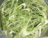 茹で鶏と浅漬けザーサイ、ねぎの和え物　作り方3写真