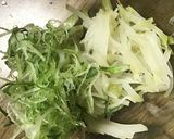 茹で鶏と浅漬けザーサイ、ねぎの和え物　作り方4写真