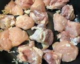 鶏肉ときのこのバタポン炒め作り方5写真