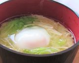 えのき茸と卵とレタスの味噌汁作り方4写真