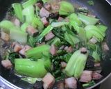 チンゲン菜に農家のベーコンの味を吸わせて作り方6写真