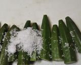 三分でサラダチキンとおくらの炒め物作り方1写真