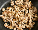 ケールと豚こま肉のオイスターソース炒め作り方3写真