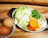 野菜たっぷりキャベツとたまご食べる味噌汁作り方1写真