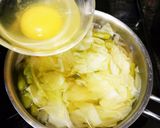 野菜たっぷりキャベツとたまご食べる味噌汁作り方3写真