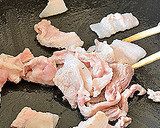 減塩！薄切り大根と豚バラ肉の炒め煮♪作り方1写真