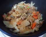 味噌汁ミックスで☆手抜きで濃コク豚汁！作り方3写真