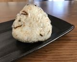 おにぎりなら何でもあう!ちょいマヨ足し♡作り方2写真