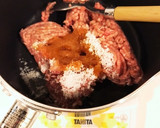 三色丼のそぼろ作り方1写真