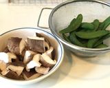 スナップえんどう&キノコのマヨ炒め＊作り方1写真