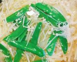 えのき茸と絹さやの澄まし汁作り方8写真