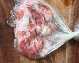 豚バラ肉と白菜の塩麹味噌だれ炒め作り方1写真