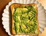 クセになる〜♪アボカドトースト作り方3写真