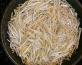 蒸し鶏と湯引きモヤシの辛味ダレ作り方3写真