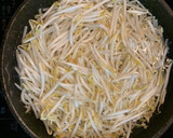 蒸し鶏と湯引きモヤシの辛味ダレ作り方3写真