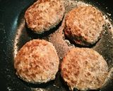 デミグラスハンバーグ粗挽き肉で肉感アップ作り方4写真