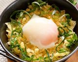我が家の節約ごはん★揚げ玉入り温玉丼作り方4写真