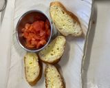 カリカリフランスパンに赤いトマト作り方1写真