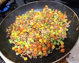 ミックスベジタブルとミンチと納豆オムレツ作り方1写真