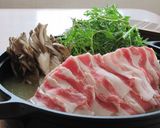 焼きあごだしで！豚バラ肉と水菜のみぞれ鍋作り方3写真