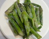 豚バラとトマトのコク旨ニンニクバジル炒め作り方1写真