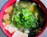 豆富とわかめ・九条ねぎの味噌汁作り方6写真