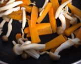 簡単!にんじんとしめじ炒め作り方5写真