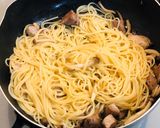 豚ロース肉としめじのパスタ作り方5写真