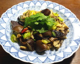 ＳＤＧｓ　茸と長葱の葉の炒め物作り方5写真