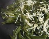 茎わかめ・えのき・生姜の麺つゆ炒めです♪作り方5写真