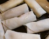 鶏ひき肉とスナップエンドウの春巻き♡作り方4写真