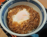 ひき肉とえのきの巣ごもり卵丼作り方6写真