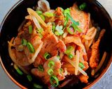 もやしと豚ポン炒めの温泉卵のっけ丼作り方3写真