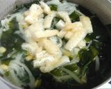 ワカメとコーンのお味噌汁♪プチプチ甘い♪作り方3写真