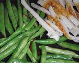 ピリカラ♪いんげんと竹輪のサっと炒め煮♪作り方2写真