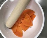 ５、６か月頃　人参のとろとろ作り方1写真