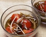 味付けもずくで♪玉ねぎ・トマトの酢の物作り方1写真