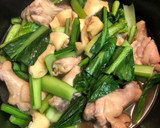 簡単 手羽元と小松菜と油揚げの煮物♪作り方7写真
