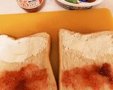 簡単朝ごはん♪いちごチーズサンドイッチ作り方1写真