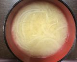 レンジで時短&辛み抜き☆玉ねぎの味噌汁作り方5写真