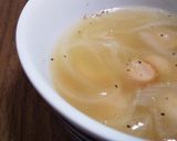 玉ねぎとウインナーのコンソメスープ☆作り方5写真