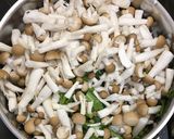 大豆挽き肉と春菊のピリ辛胡麻和え作り方2写真