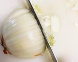玉ねぎと人参とベーコンのコンソメスープ作り方1写真